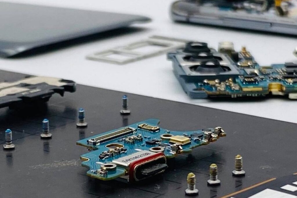 Mobile Phone Service and Diagnostics