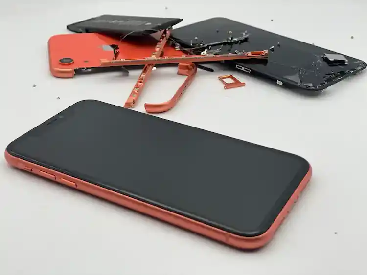 Smashed up iPhone 1